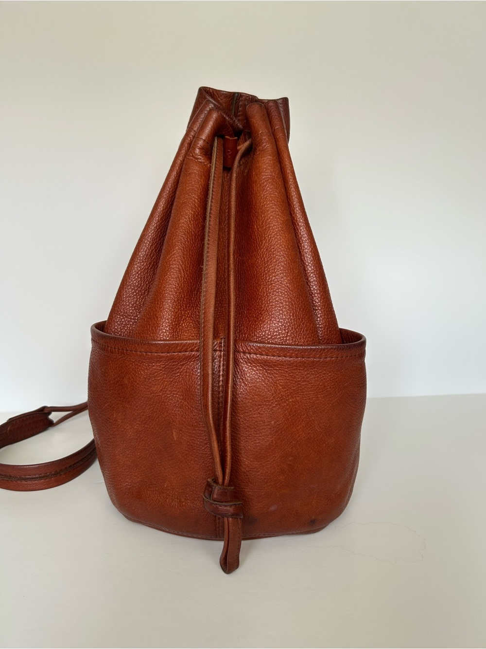 Women's Tan Leather Drawstring Bucket Bag - Classic Pebbled
